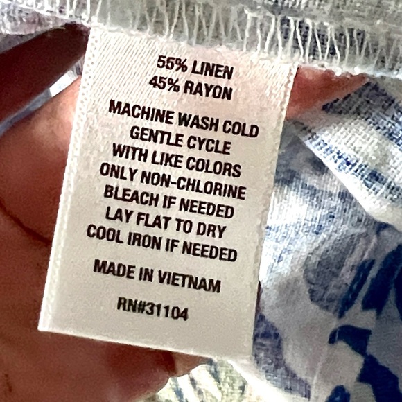 Crown & Ivy, Blue Floral Button Front Puff Sleeve, Shirt Dress,Pockets, Size M/L - Picture 7 of 16